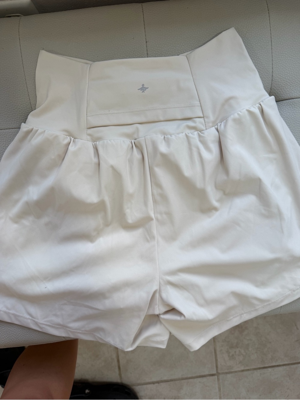 HALARA Cool Touch High-Waist Skort in Cream- 5 inch long - Picture 4 of 5